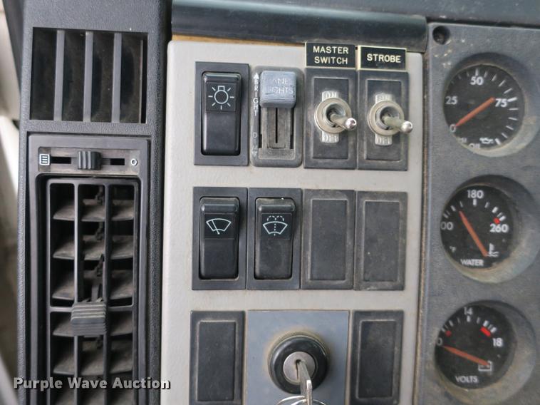 image for item DB8870 1998 Freightliner FL80 bucket truck