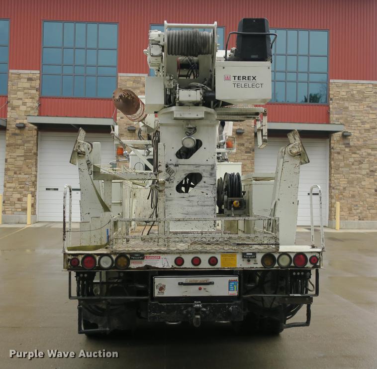 image for item DB8871 2007 Mack Granite CV713 bucket truck