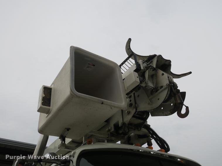 image for item DB8871 2007 Mack Granite CV713 bucket truck