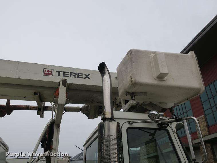 image for item DB8871 2007 Mack Granite CV713 bucket truck