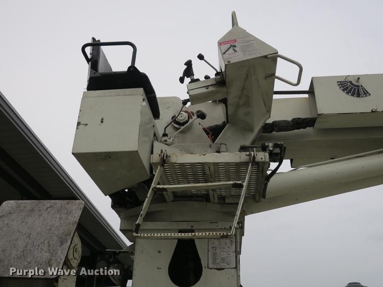 image for item DB8871 2007 Mack Granite CV713 bucket truck