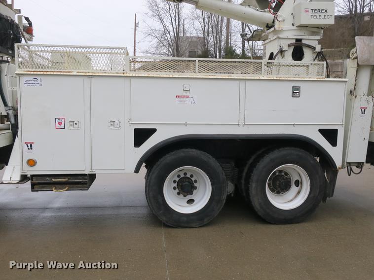 image for item DB8871 2007 Mack Granite CV713 bucket truck