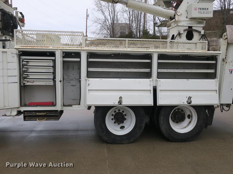 image for item DB8871 2007 Mack Granite CV713 bucket truck