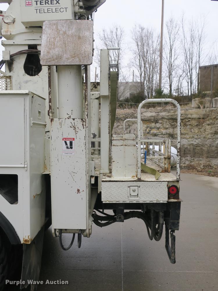 image for item DB8871 2007 Mack Granite CV713 bucket truck