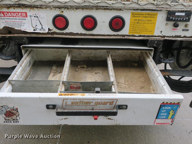 image for item DB8871 2007 Mack Granite CV713 bucket truck