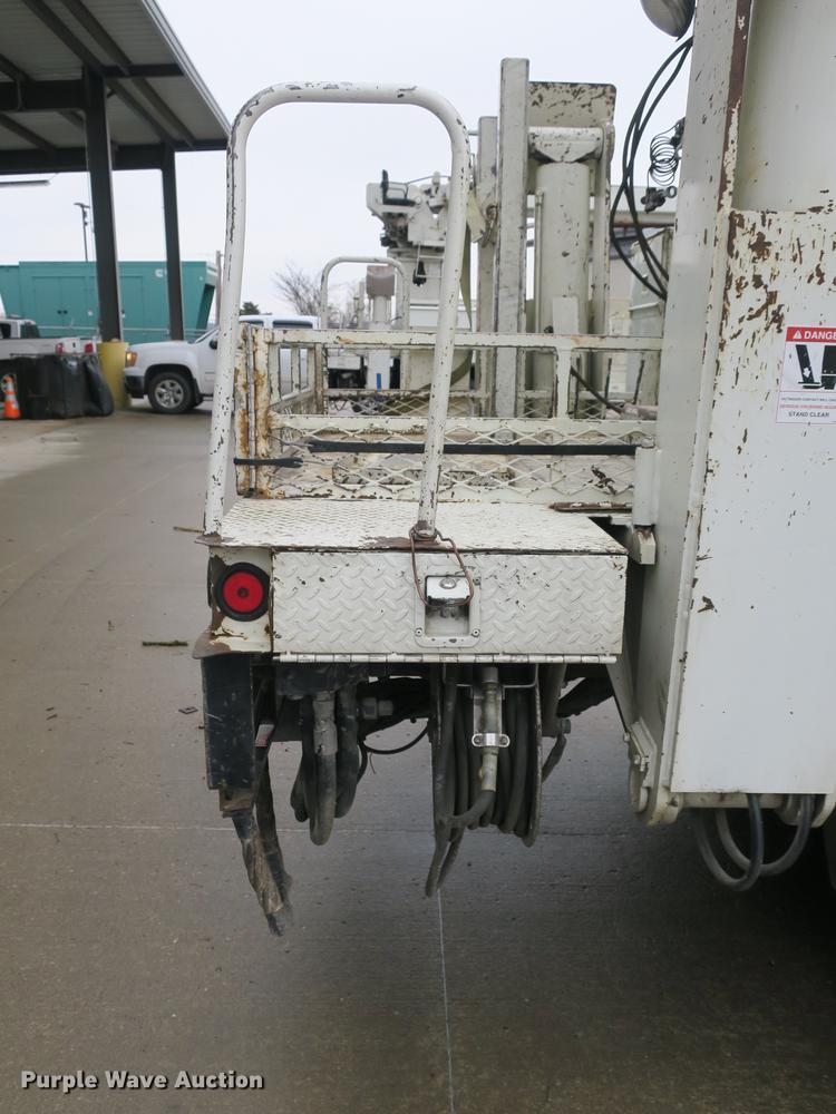 image for item DB8871 2007 Mack Granite CV713 bucket truck