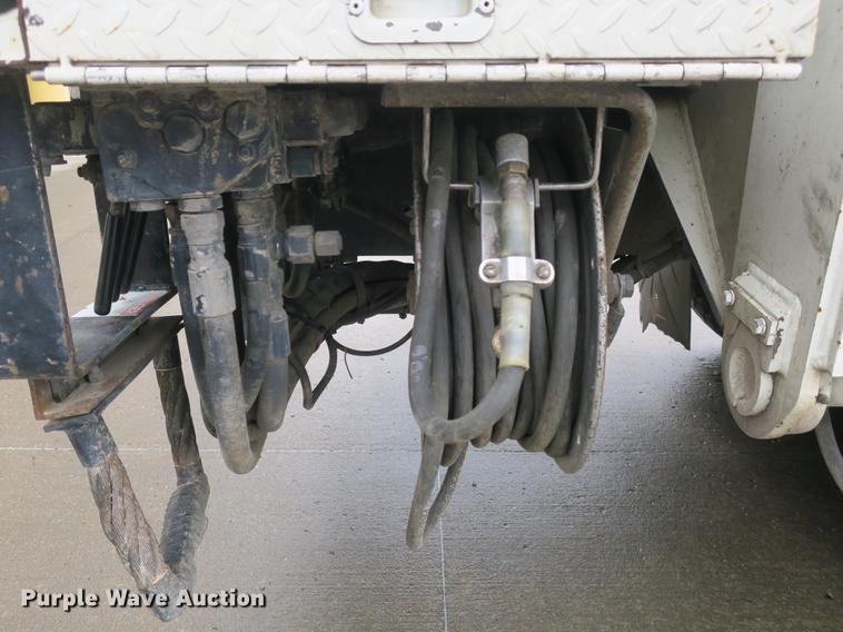 image for item DB8871 2007 Mack Granite CV713 bucket truck