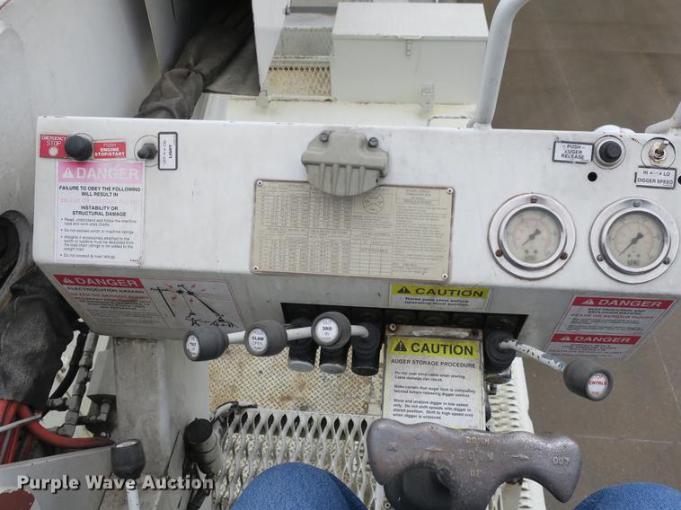 image for item DB8871 2007 Mack Granite CV713 bucket truck