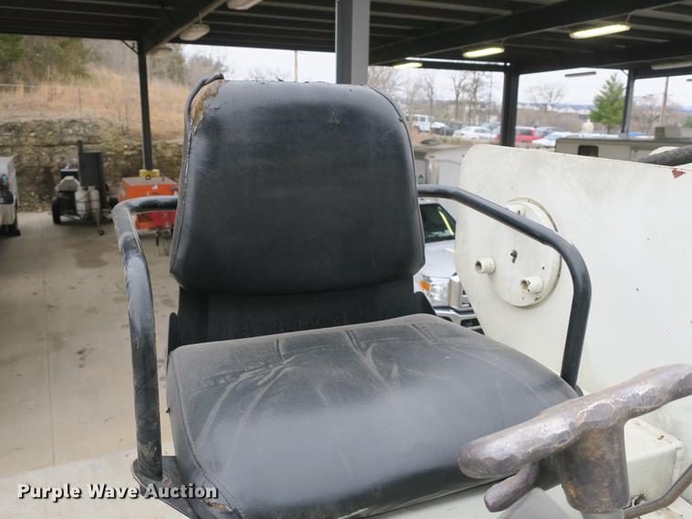 image for item DB8871 2007 Mack Granite CV713 bucket truck