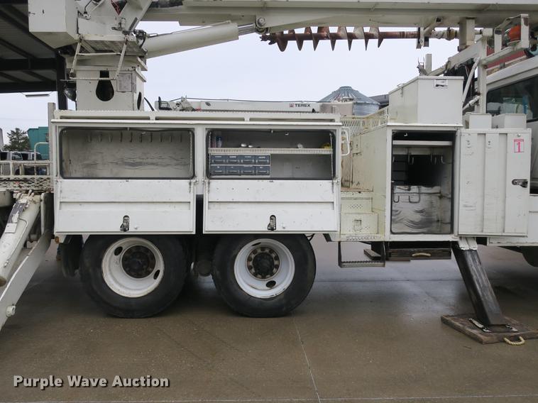 image for item DB8871 2007 Mack Granite CV713 bucket truck