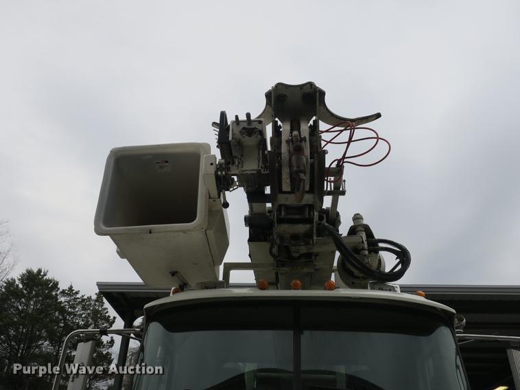 image for item DB8871 2007 Mack Granite CV713 bucket truck