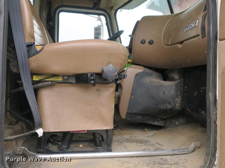 image for item DB8871 2007 Mack Granite CV713 bucket truck