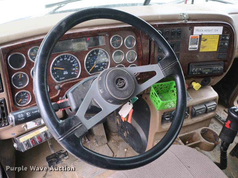 image for item DB8871 2007 Mack Granite CV713 bucket truck