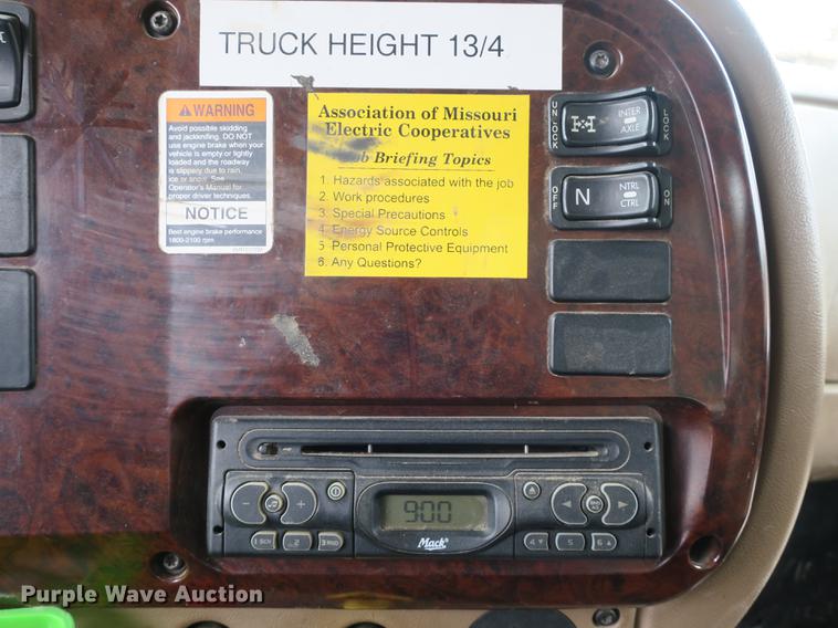 image for item DB8871 2007 Mack Granite CV713 bucket truck