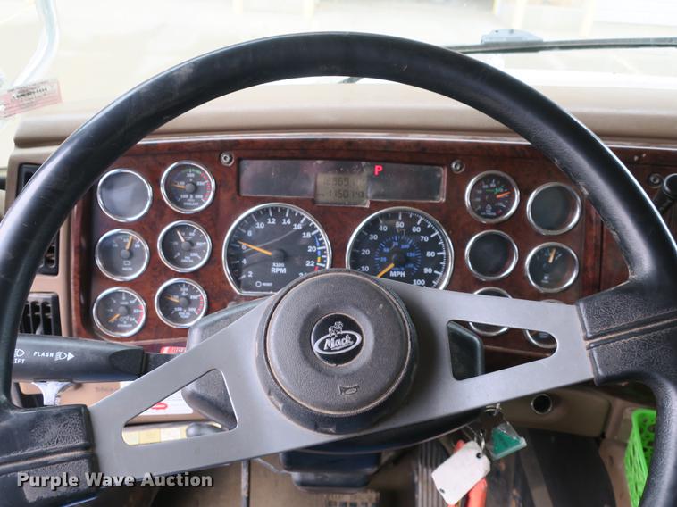 image for item DB8871 2007 Mack Granite CV713 bucket truck