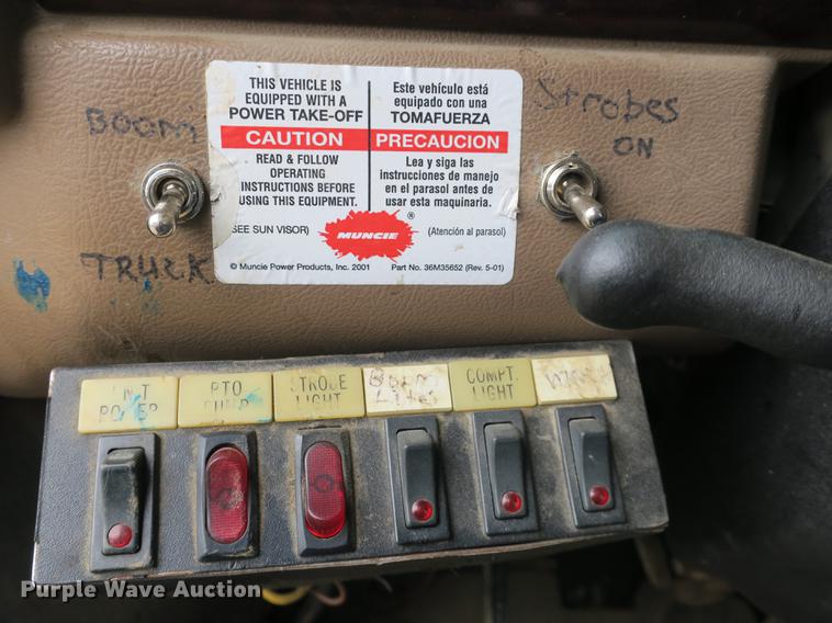 image for item DB8871 2007 Mack Granite CV713 bucket truck