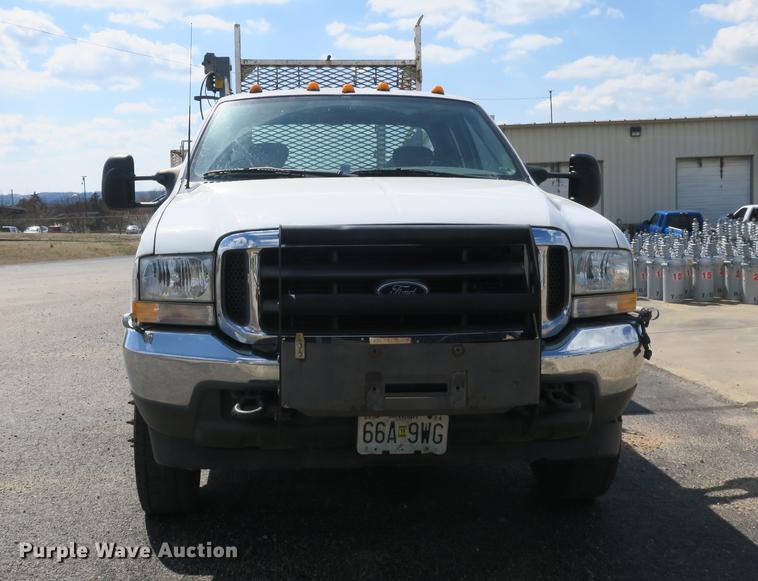 image for item DB8872 2002 Ford F550 Super Duty SuperCab utility truck with crane