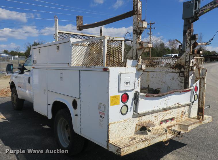 image for item DB8872 2002 Ford F550 Super Duty SuperCab utility truck with crane