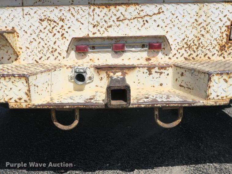image for item DB8872 2002 Ford F550 Super Duty SuperCab utility truck with crane