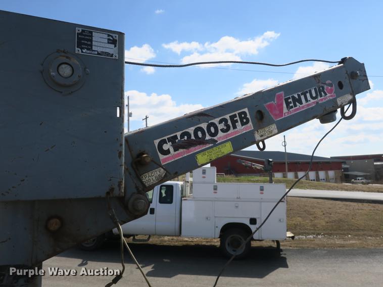 image for item DB8872 2002 Ford F550 Super Duty SuperCab utility truck with crane