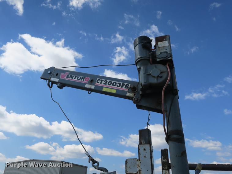 image for item DB8872 2002 Ford F550 Super Duty SuperCab utility truck with crane