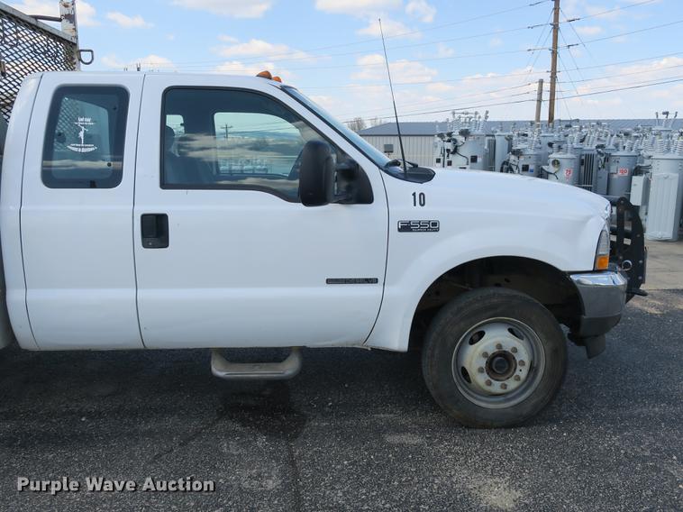 image for item DB8872 2002 Ford F550 Super Duty SuperCab utility truck with crane