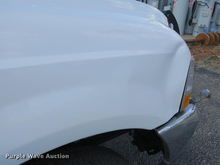 image for item DB8872 2002 Ford F550 Super Duty SuperCab utility truck with crane