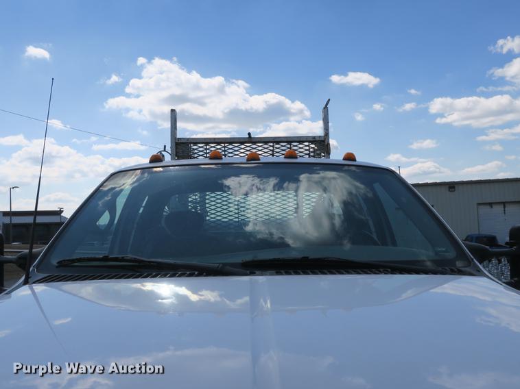 image for item DB8872 2002 Ford F550 Super Duty SuperCab utility truck with crane