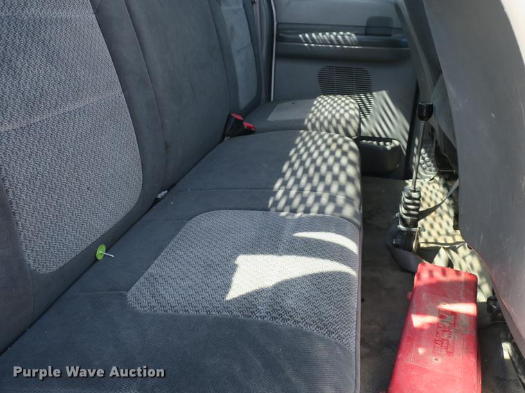 image for item DB8872 2002 Ford F550 Super Duty SuperCab utility truck with crane