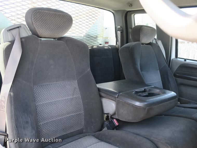 image for item DB8872 2002 Ford F550 Super Duty SuperCab utility truck with crane