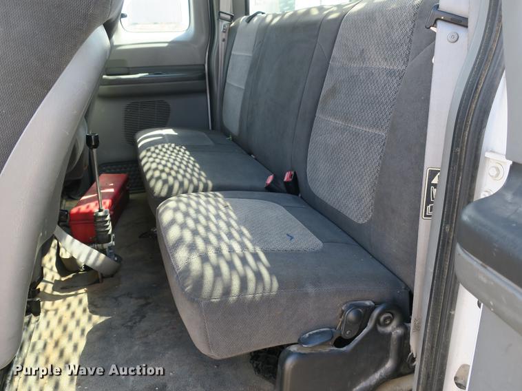 image for item DB8872 2002 Ford F550 Super Duty SuperCab utility truck with crane