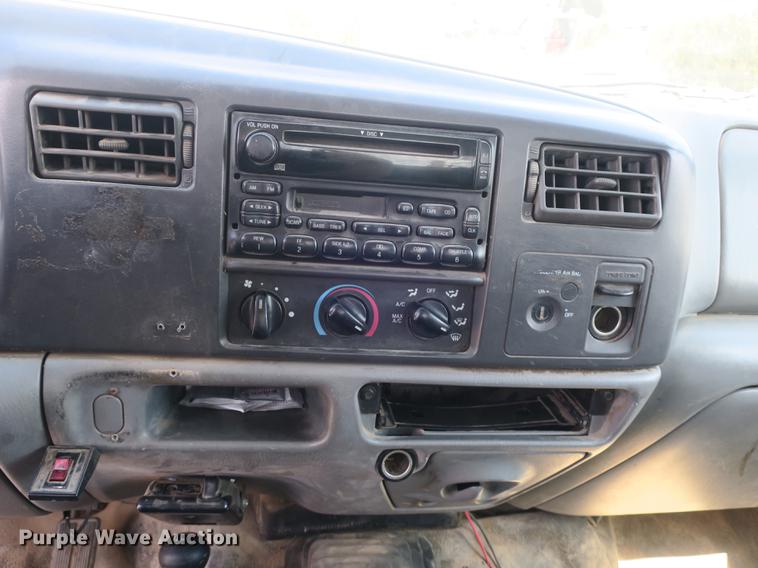 image for item DB8872 2002 Ford F550 Super Duty SuperCab utility truck with crane