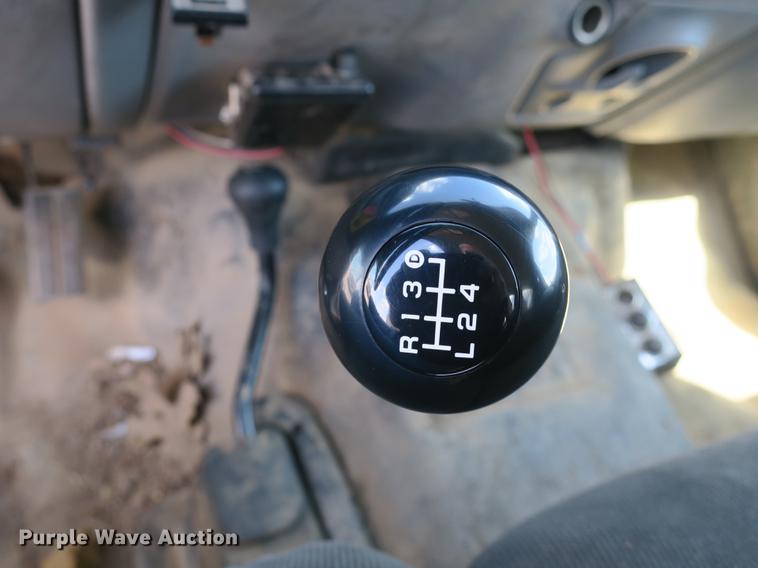 image for item DB8872 2002 Ford F550 Super Duty SuperCab utility truck with crane