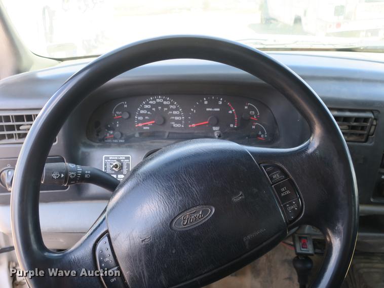 image for item DB8872 2002 Ford F550 Super Duty SuperCab utility truck with crane