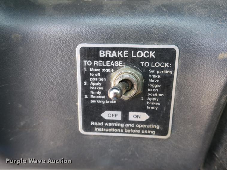 image for item DB8872 2002 Ford F550 Super Duty SuperCab utility truck with crane