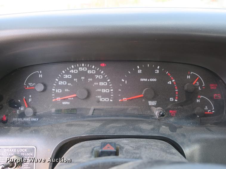 image for item DB8872 2002 Ford F550 Super Duty SuperCab utility truck with crane