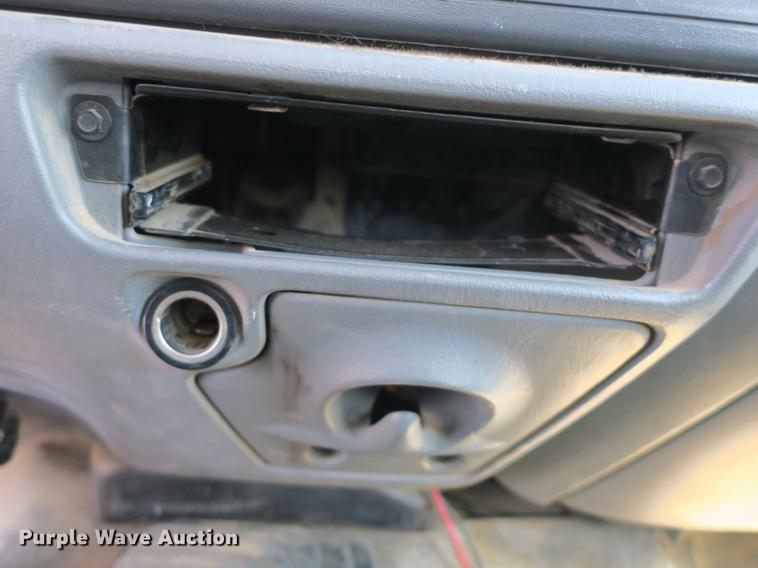 image for item DB8872 2002 Ford F550 Super Duty SuperCab utility truck with crane