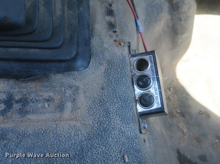 image for item DB8872 2002 Ford F550 Super Duty SuperCab utility truck with crane