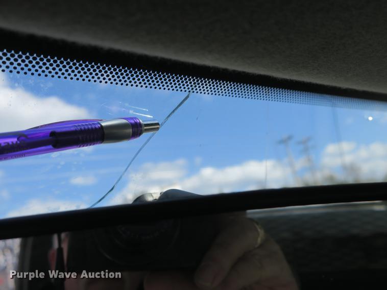 image for item DB8872 2002 Ford F550 Super Duty SuperCab utility truck with crane