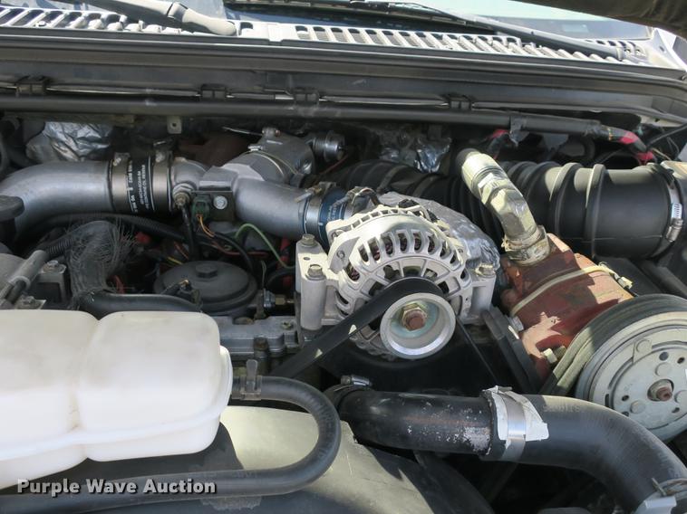 image for item DB8872 2002 Ford F550 Super Duty SuperCab utility truck with crane