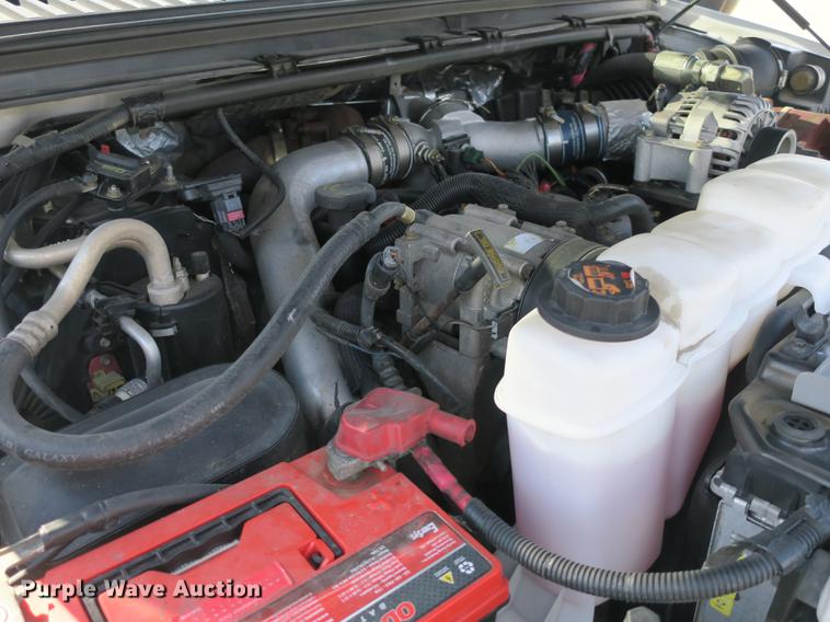 image for item DB8872 2002 Ford F550 Super Duty SuperCab utility truck with crane