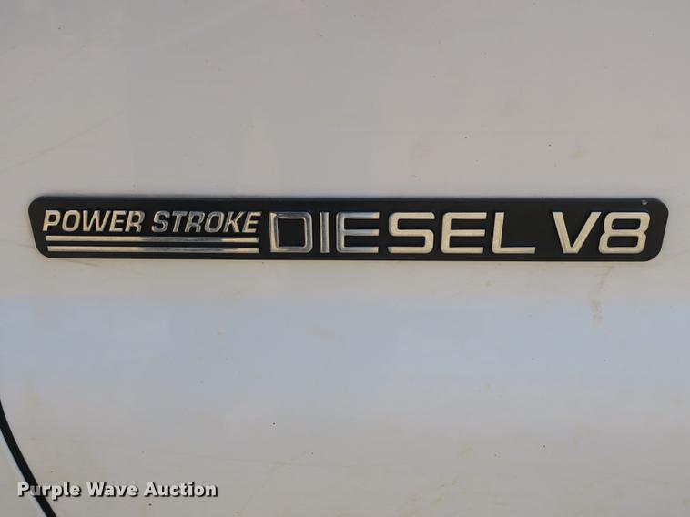 image for item DB8872 2002 Ford F550 Super Duty SuperCab utility truck with crane