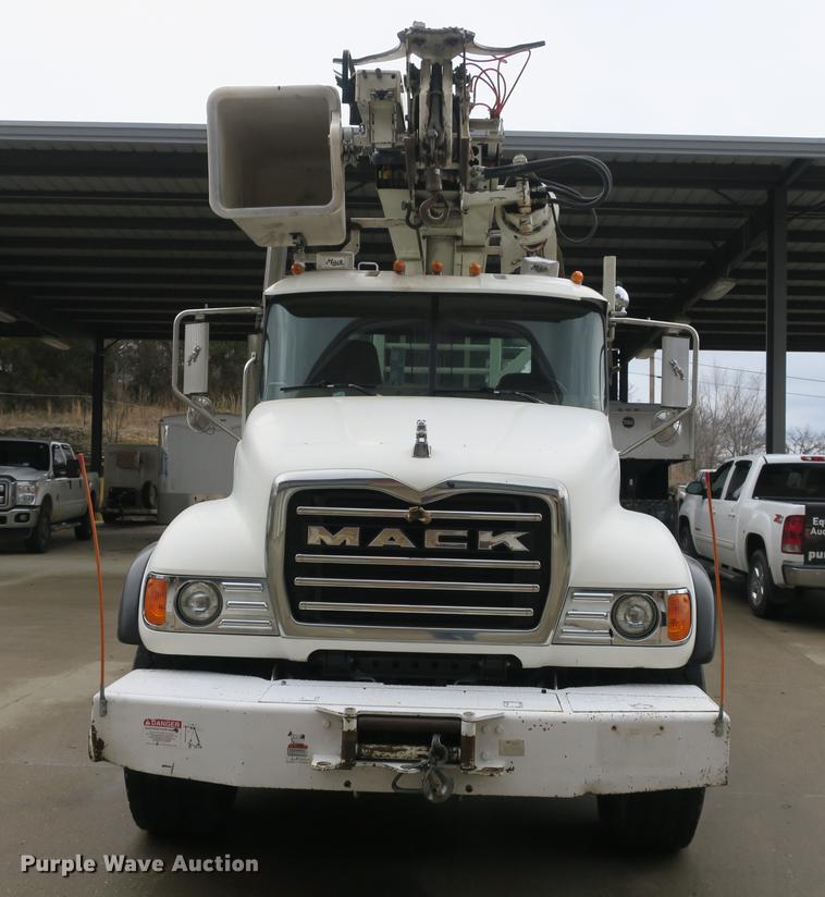 image for item DB8873 2007 Mack Granite CV713 digger derrick truck