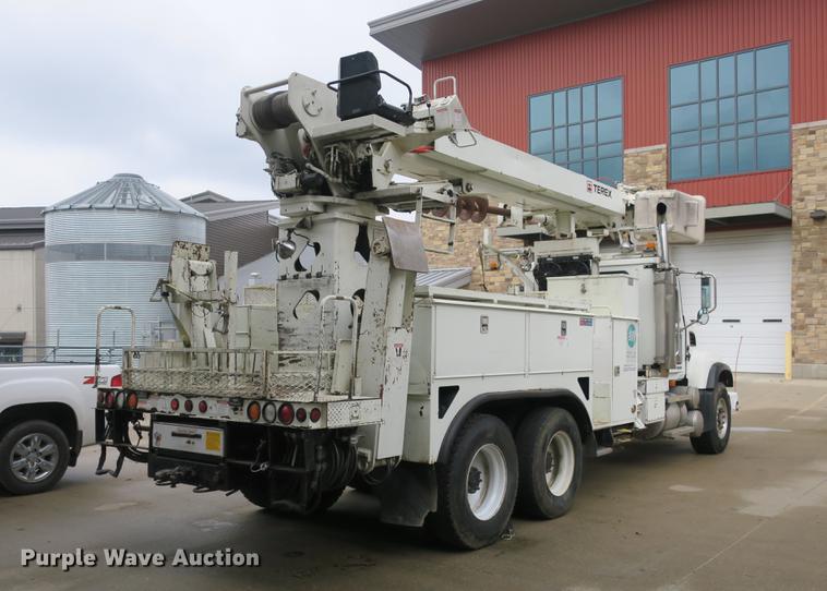 image for item DB8873 2007 Mack Granite CV713 digger derrick truck