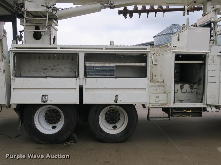 image for item DB8873 2007 Mack Granite CV713 digger derrick truck