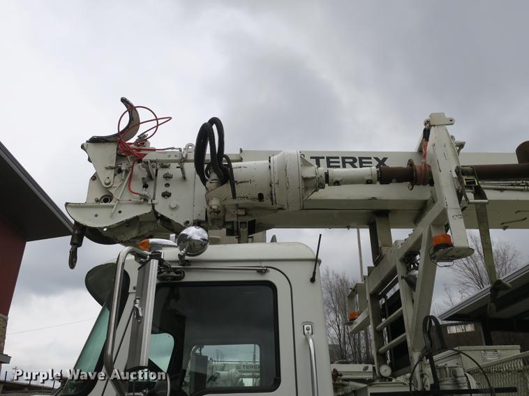 image for item DB8873 2007 Mack Granite CV713 digger derrick truck