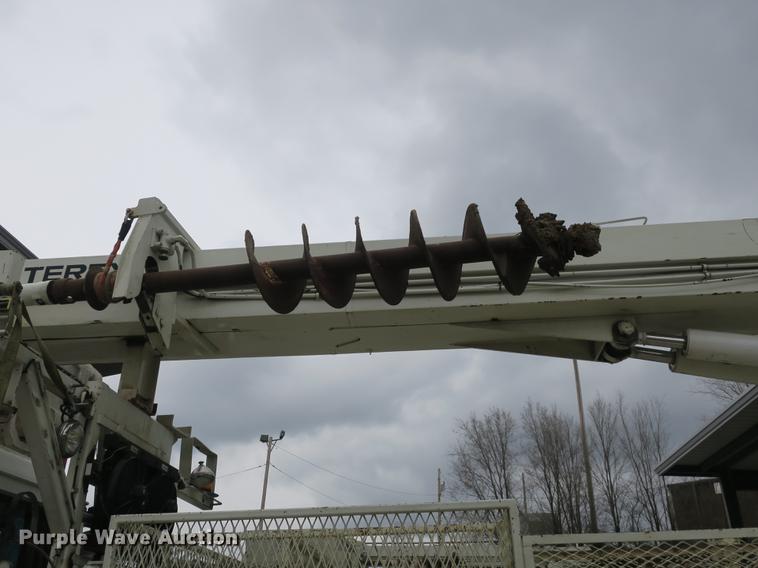 image for item DB8873 2007 Mack Granite CV713 digger derrick truck