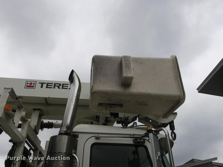 image for item DB8873 2007 Mack Granite CV713 digger derrick truck