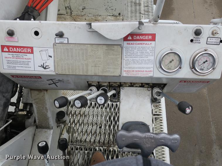 image for item DB8873 2007 Mack Granite CV713 digger derrick truck