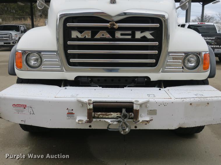 image for item DB8873 2007 Mack Granite CV713 digger derrick truck